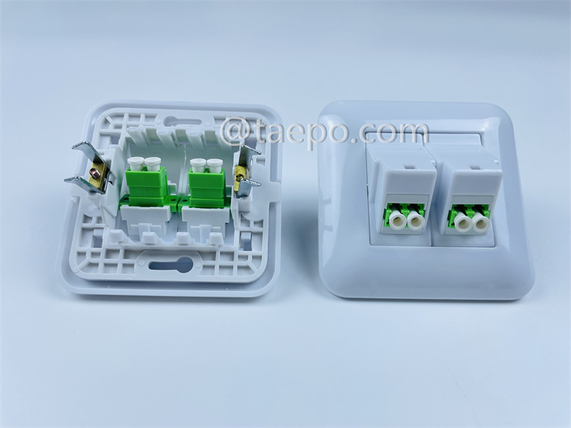 Fiber outlet LC/APC 4 fibers