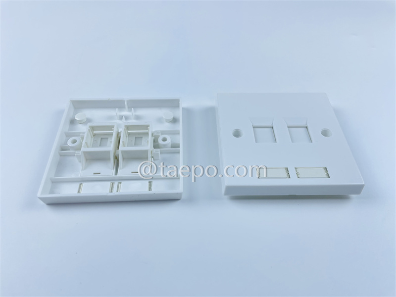 2-port faceplate, 86x86mm, UK style