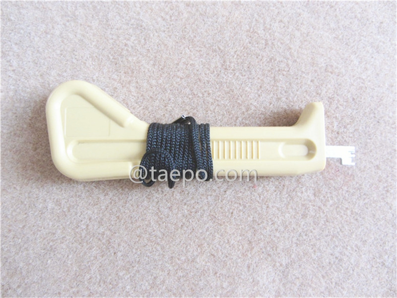 Punch down tool for splicing module