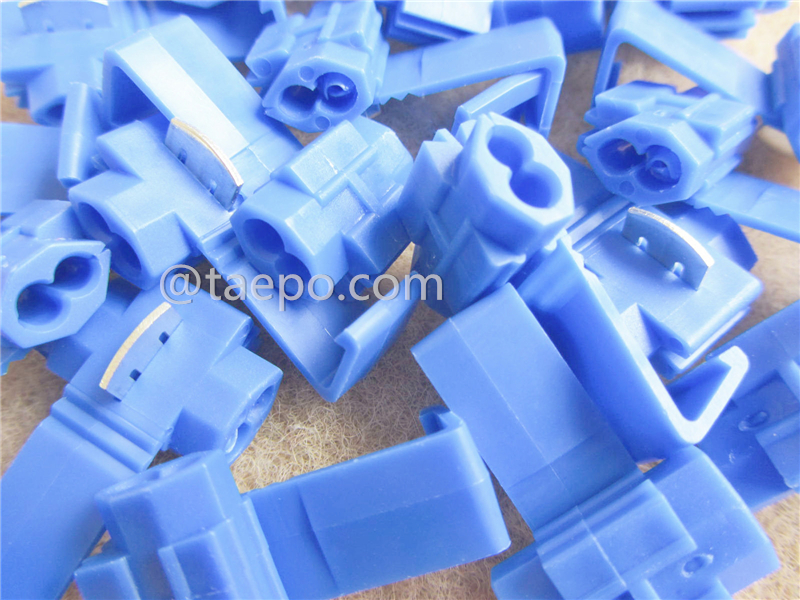 560 run & tap connector, 2-wire, AWG18-14 conductor, single pin, blue